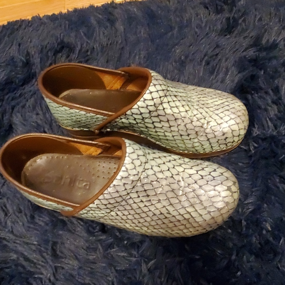 Sanita clogs